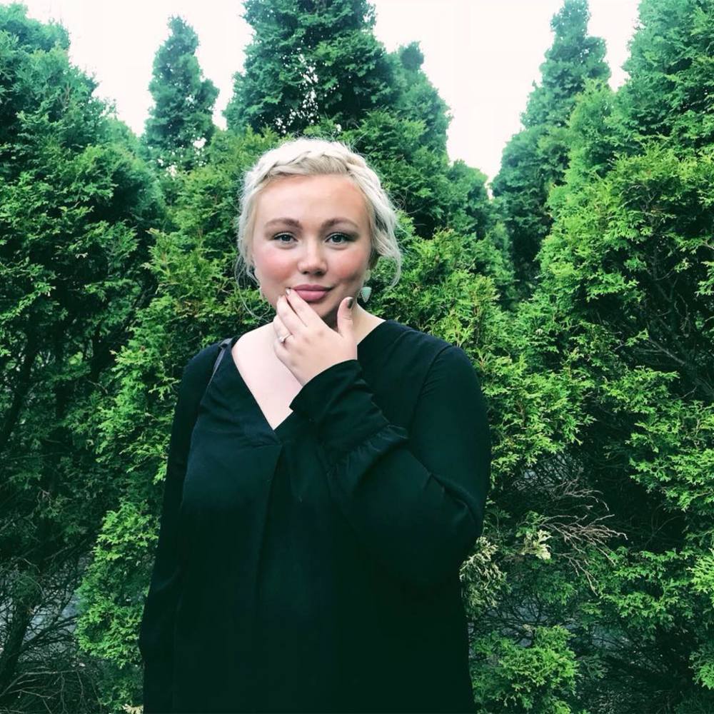 Meet your Posher, Rena